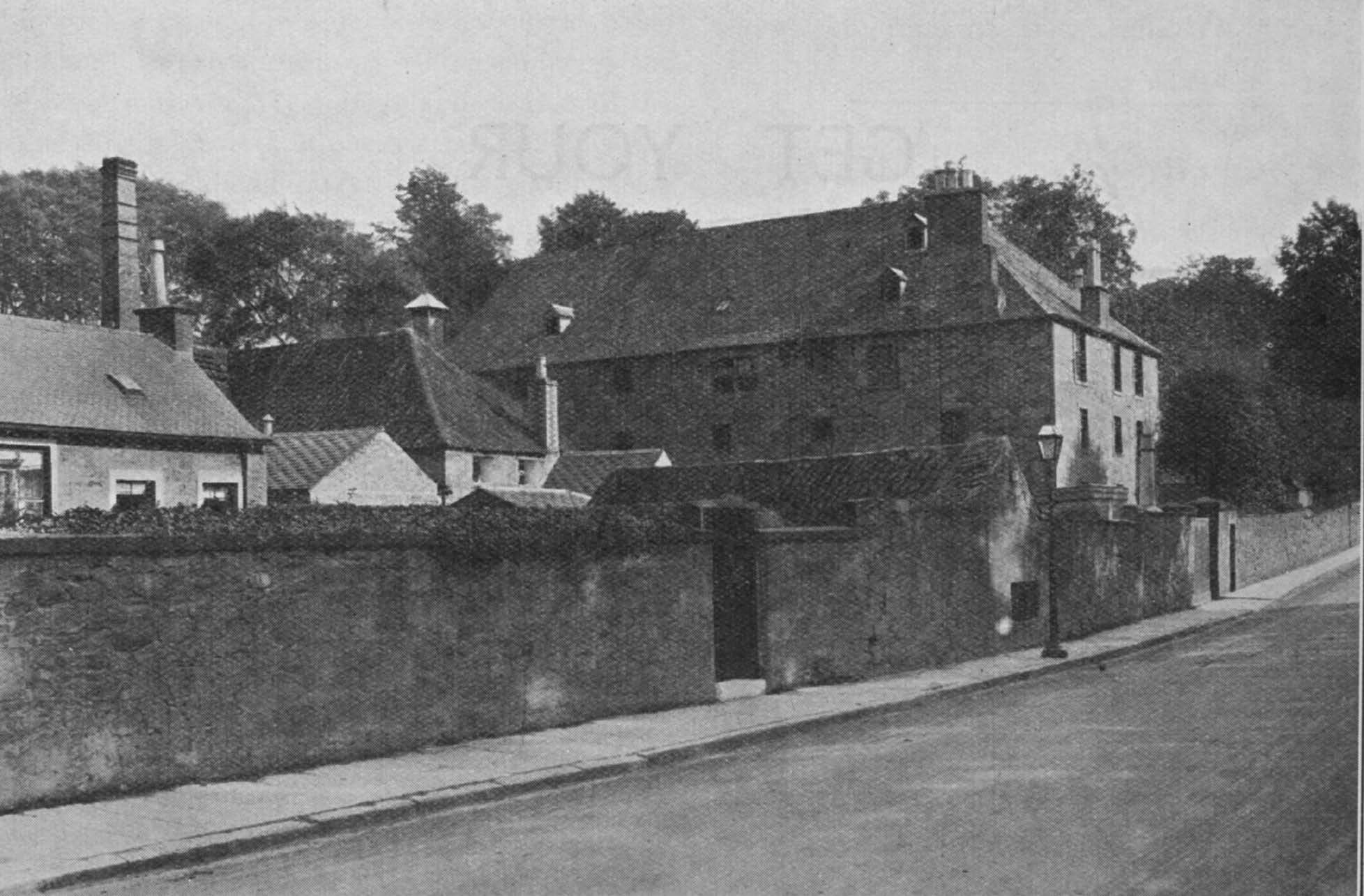 Isla Distillery : View from the road and one of the workmen's houses.